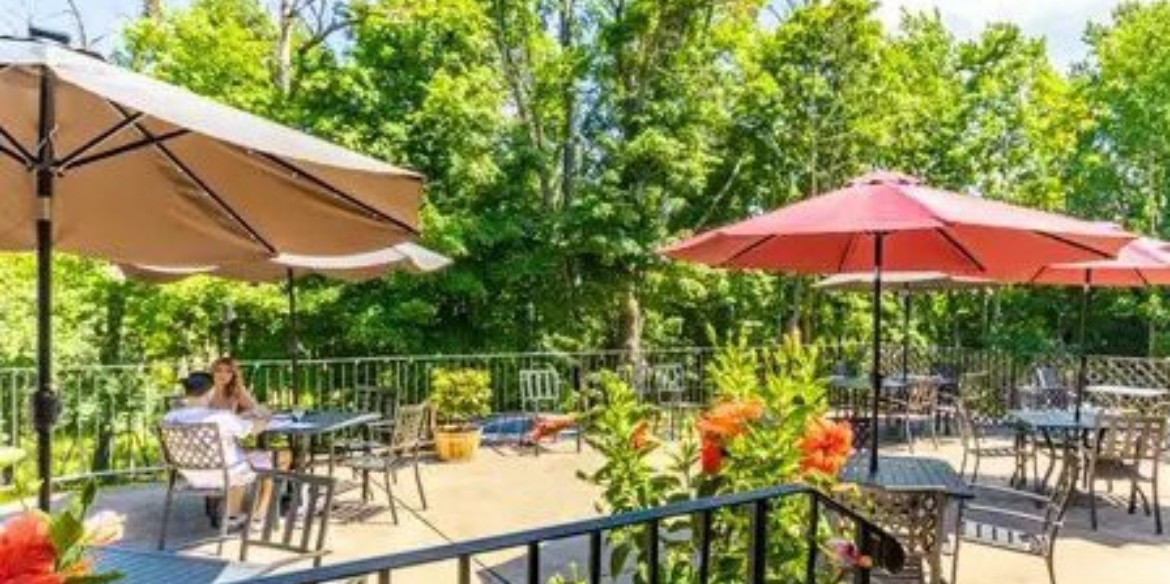 1839 Restaurant and Bar