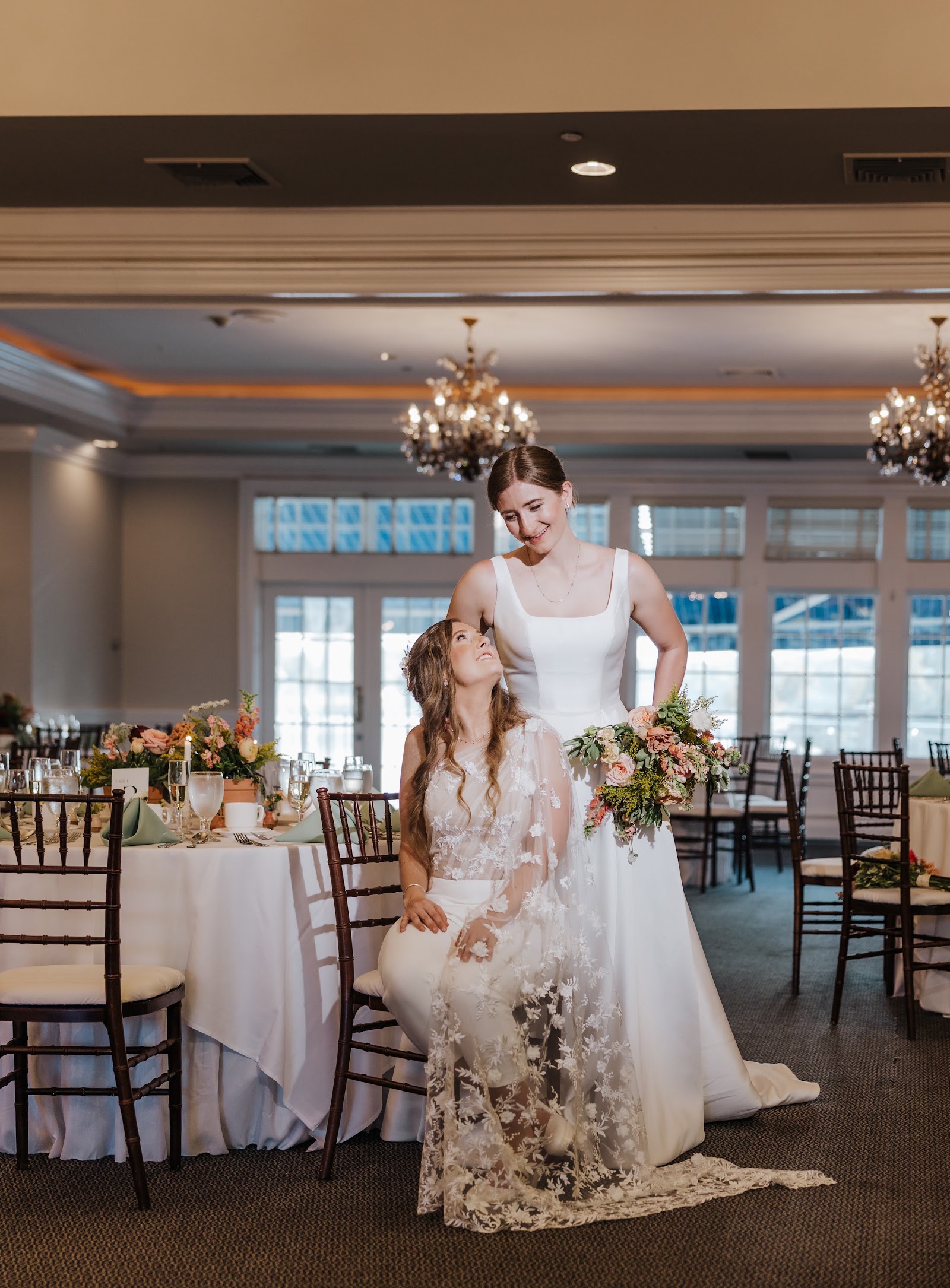 ALLI'S Bridal