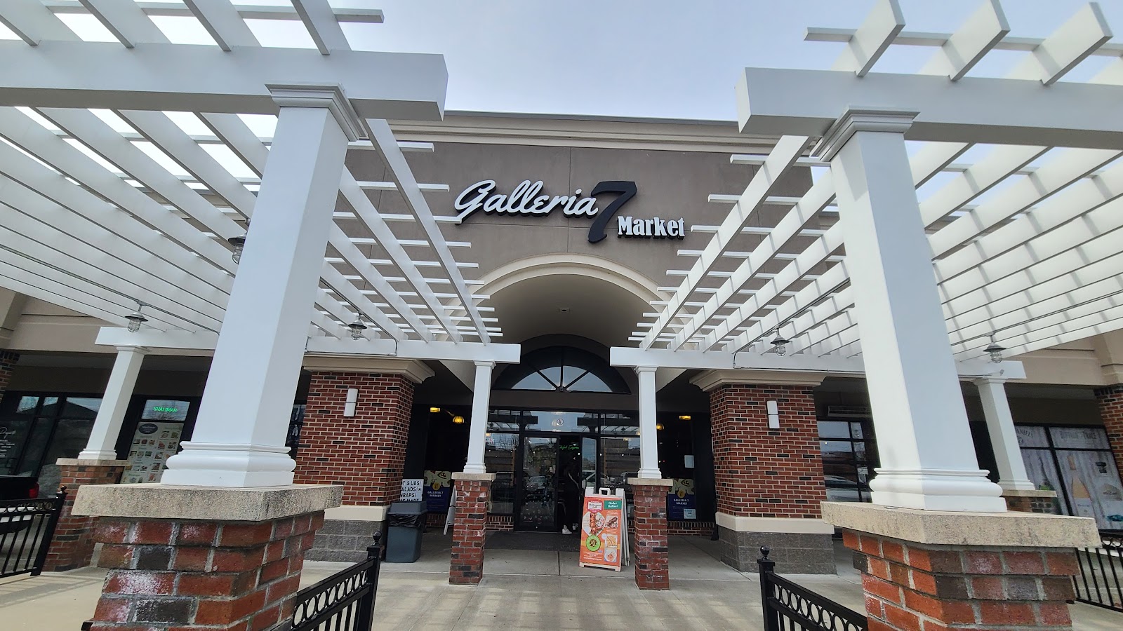 Dotty Lou's BBQ @ Galleria 7 Market