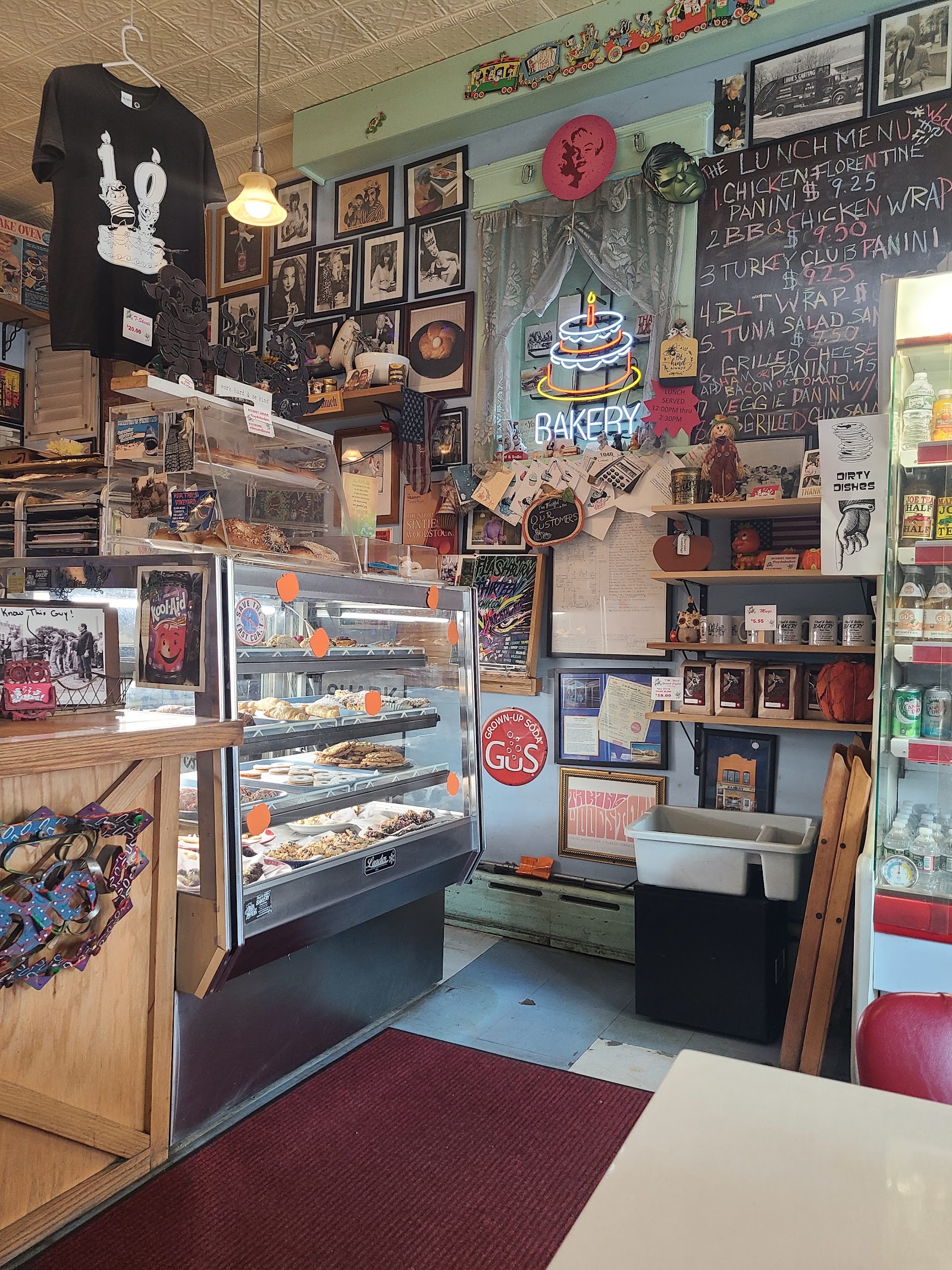 Floyd & Bobo's Bakery and Snack Palace