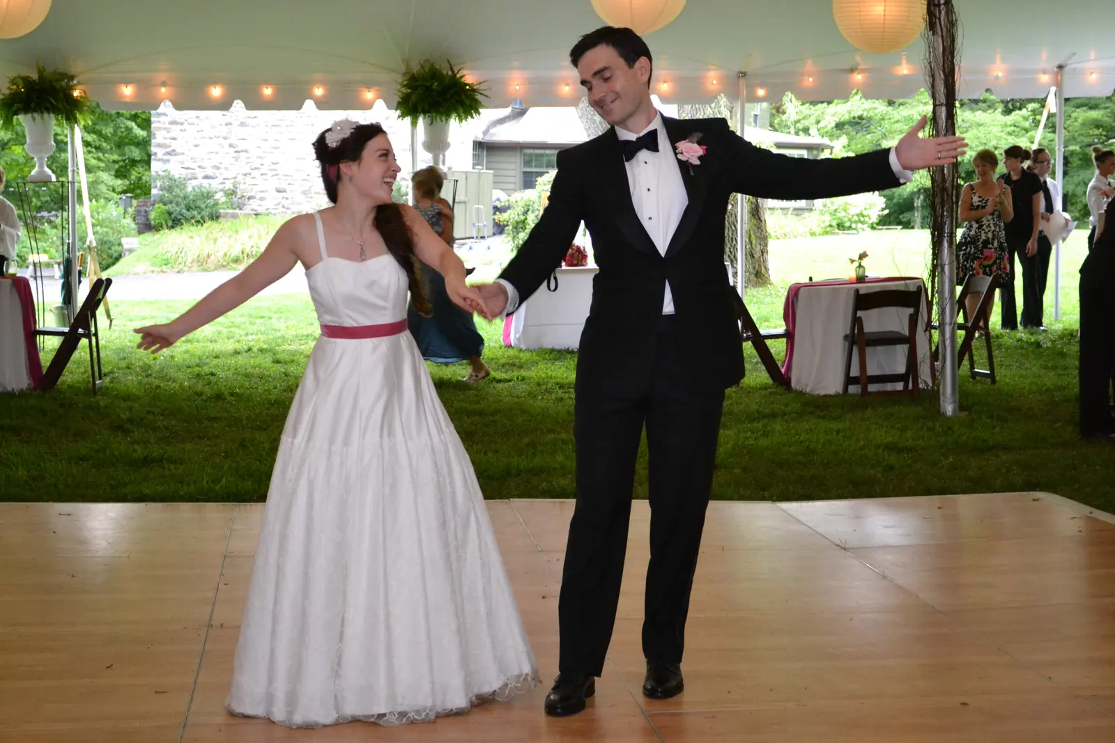 Lutz Entertainment DJ Service